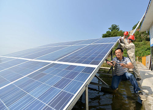 四川省眉山市供電公司服務(wù)光伏發(fā)電項目助力精準扶貧