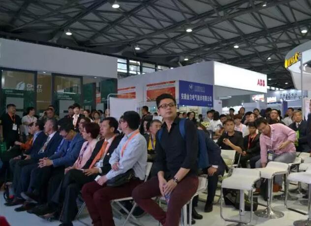 【直擊展會(huì )】昱能精彩亮相SNEC2017 “民用分布式招商會(huì )”圓滿(mǎn)成功