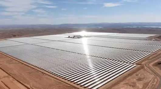 人民日報:中國承建全球最大太陽(yáng)能電站