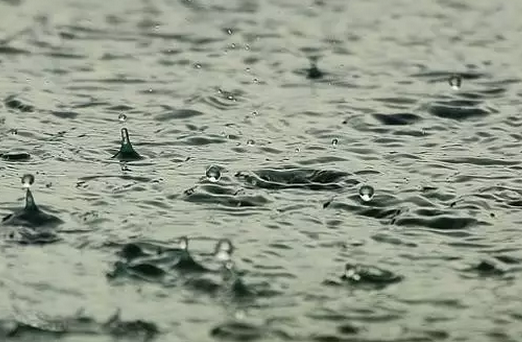 雨滴發(fā)電功率轉化效率85% 可與太陽(yáng)能互補