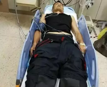 又雙叒叕現火災！為撲救晶澳大火，消防戰士連續作戰累暈現場(chǎng)