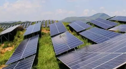 光伏電站成為脫貧致富的“助力器”，集體每年增收8萬(wàn)元