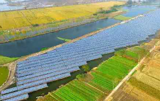 天愛(ài)能源攜手頂好光伏打造10MWp漁光互補光伏發(fā)電項目帶你領(lǐng)略不一樣的光伏美