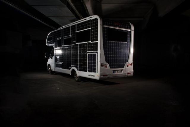 德國公司推出太陽(yáng)能電動(dòng)房車(chē) 野外露營(yíng)首選