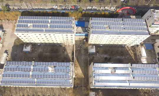 房頂也能"掙錢(qián)" 漯河一高校建4200平米光伏發(fā)電項目