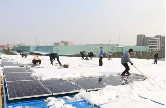 1MW屋頂光伏電站如何除雪？這個(gè)業(yè)主的建議真好！