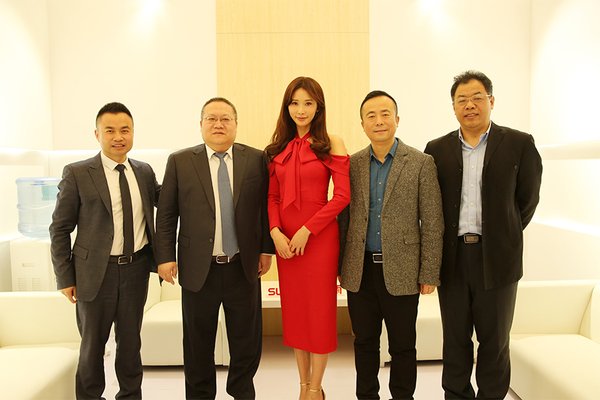 林志玲參演《太陽(yáng)能一切》紀錄片