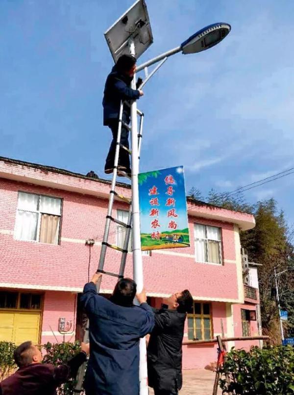 近2000太陽(yáng)能路燈不亮 湖南湘西“太陽(yáng)能路燈腐敗”牽出400余人