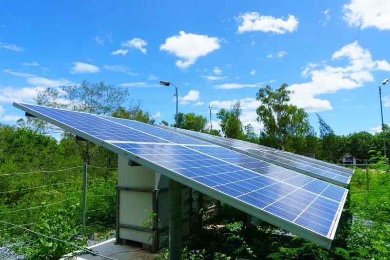 光伏逆變器太燙手？你需要給它散散熱了！