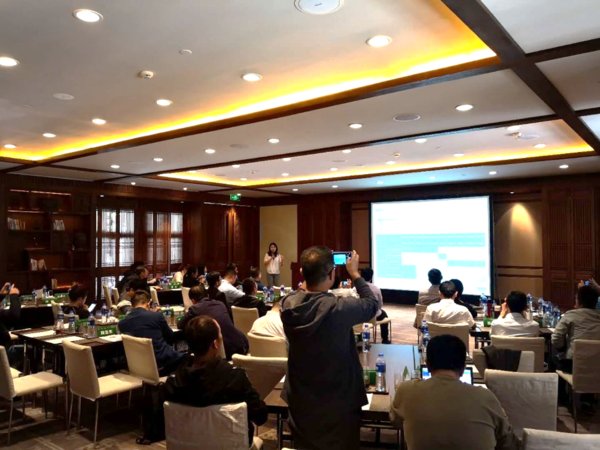 施耐德電氣舉辦2018年電力設備智造商行業(yè)峰會(huì )