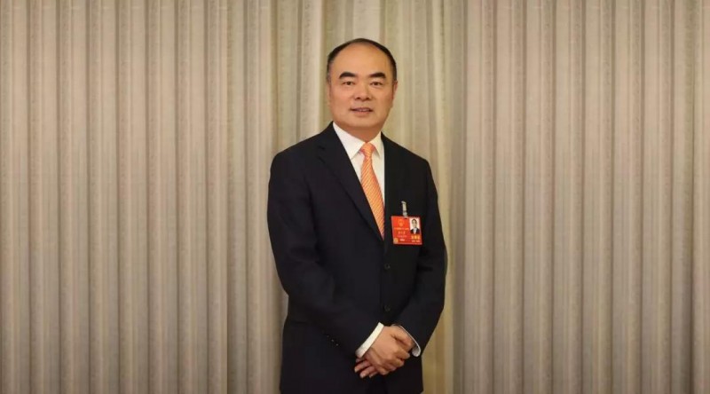 兩會(huì )|曹仁賢：建議成立能源部，制定棄煤時(shí)間表，慎用近零排放、超低排放等誤導性名詞